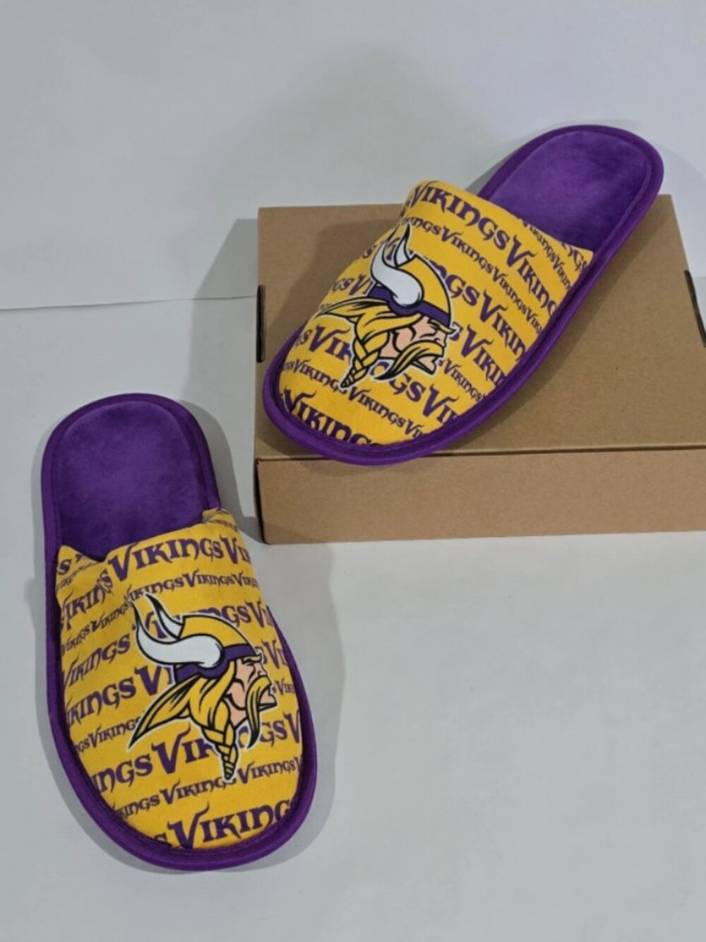Minnesota Vikings Slippers Mens 11-12 Large FOCO NFL Slip On Purple Comfort Flat